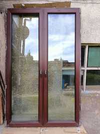 Drzwi balkonowe brązowe
