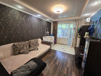Продам 2к квартиру на пр. Поля . Раздельные комнаты