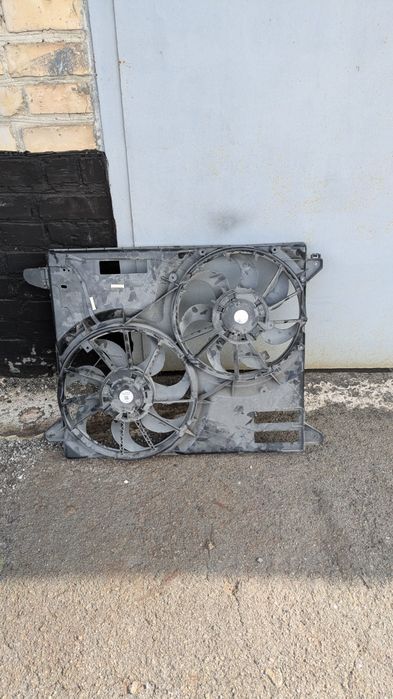 ford edge 15-24 F2GZ8C607E диффузор кожух радіатора в зборі