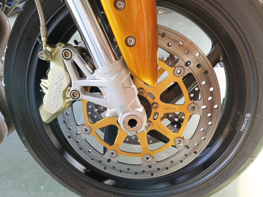Benelli TNT café racer