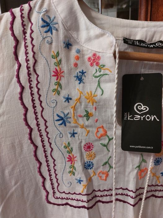 Вишивана сукня біла