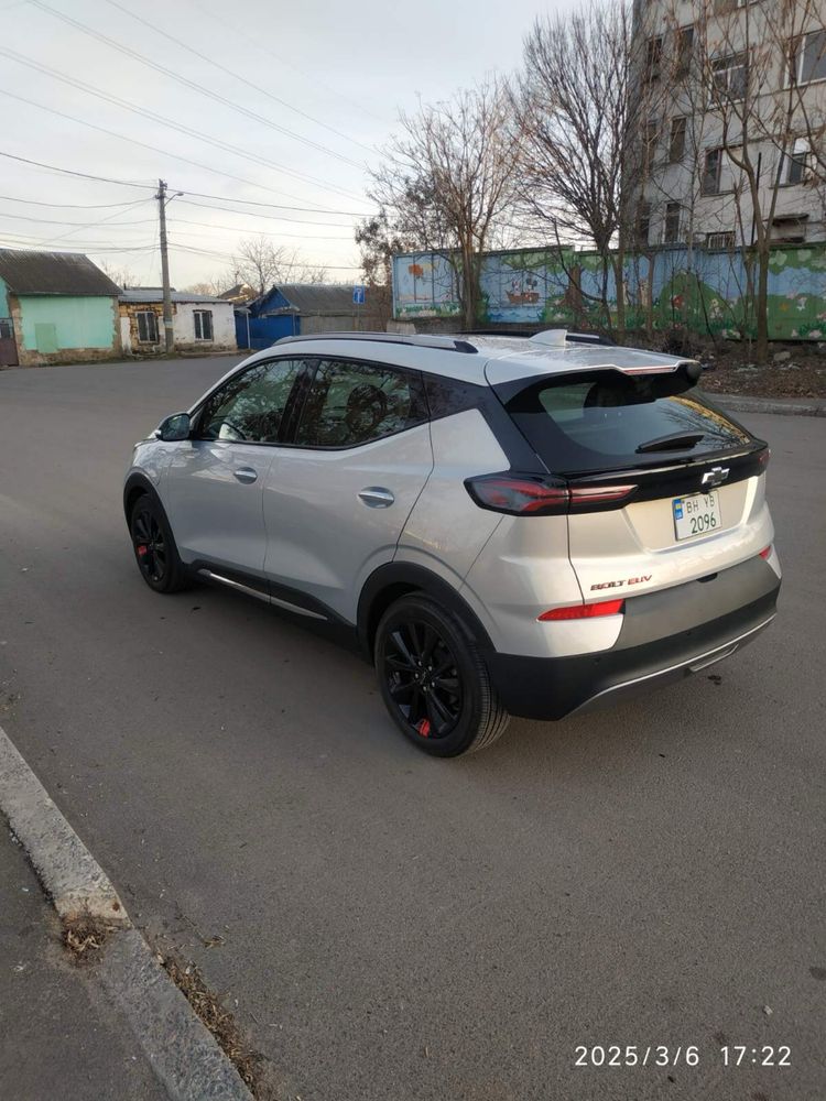 Chevrolet bolt euv premier