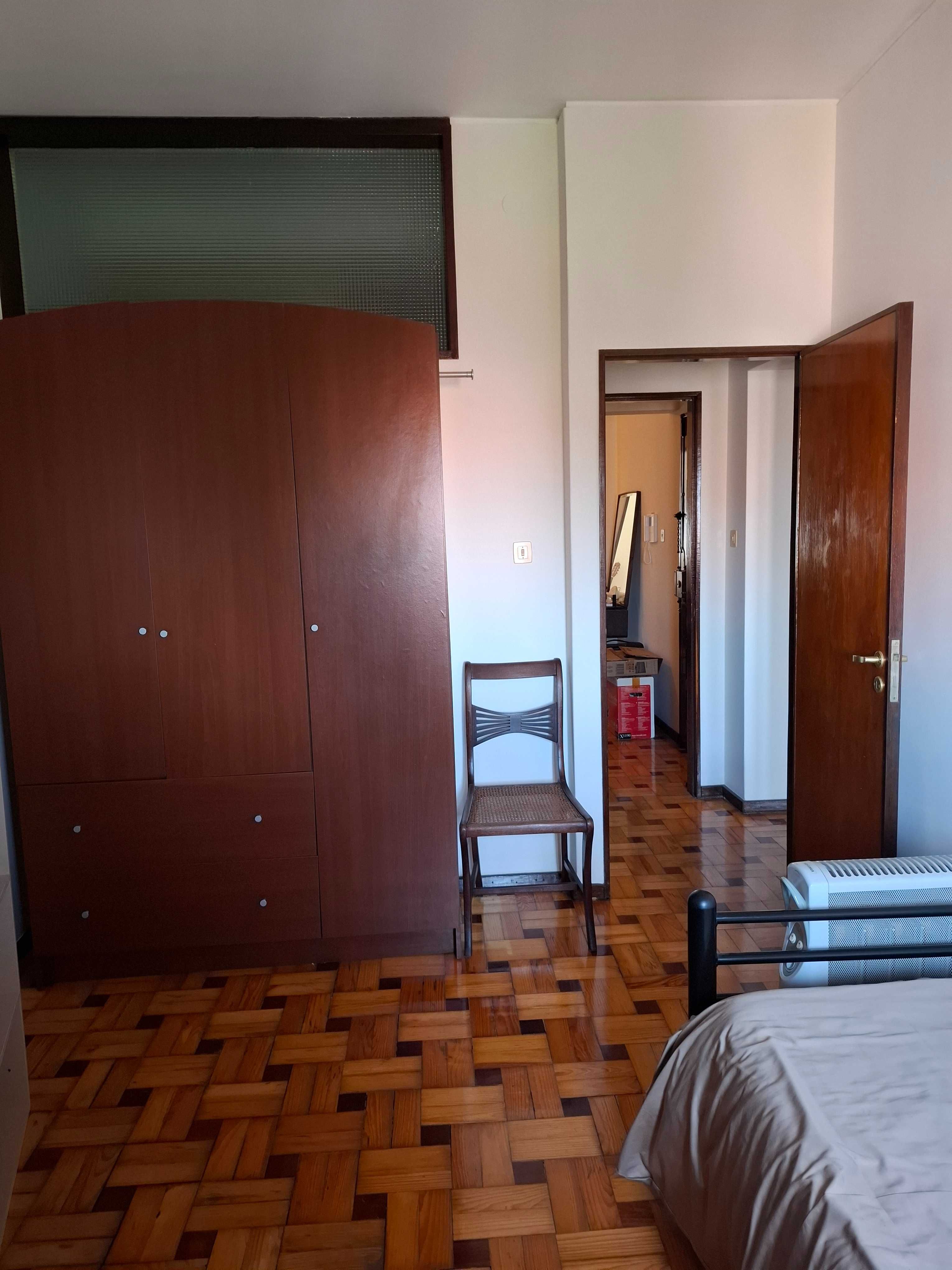 Quartos para Caloiras na Rua Pedro Hispano - Porto