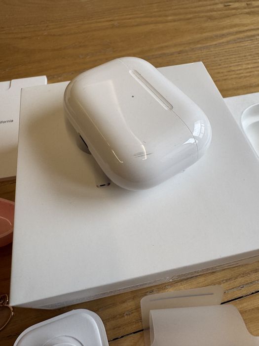 Apple AirPods Pro (1. generacja) + akcesoria nowe + etui!