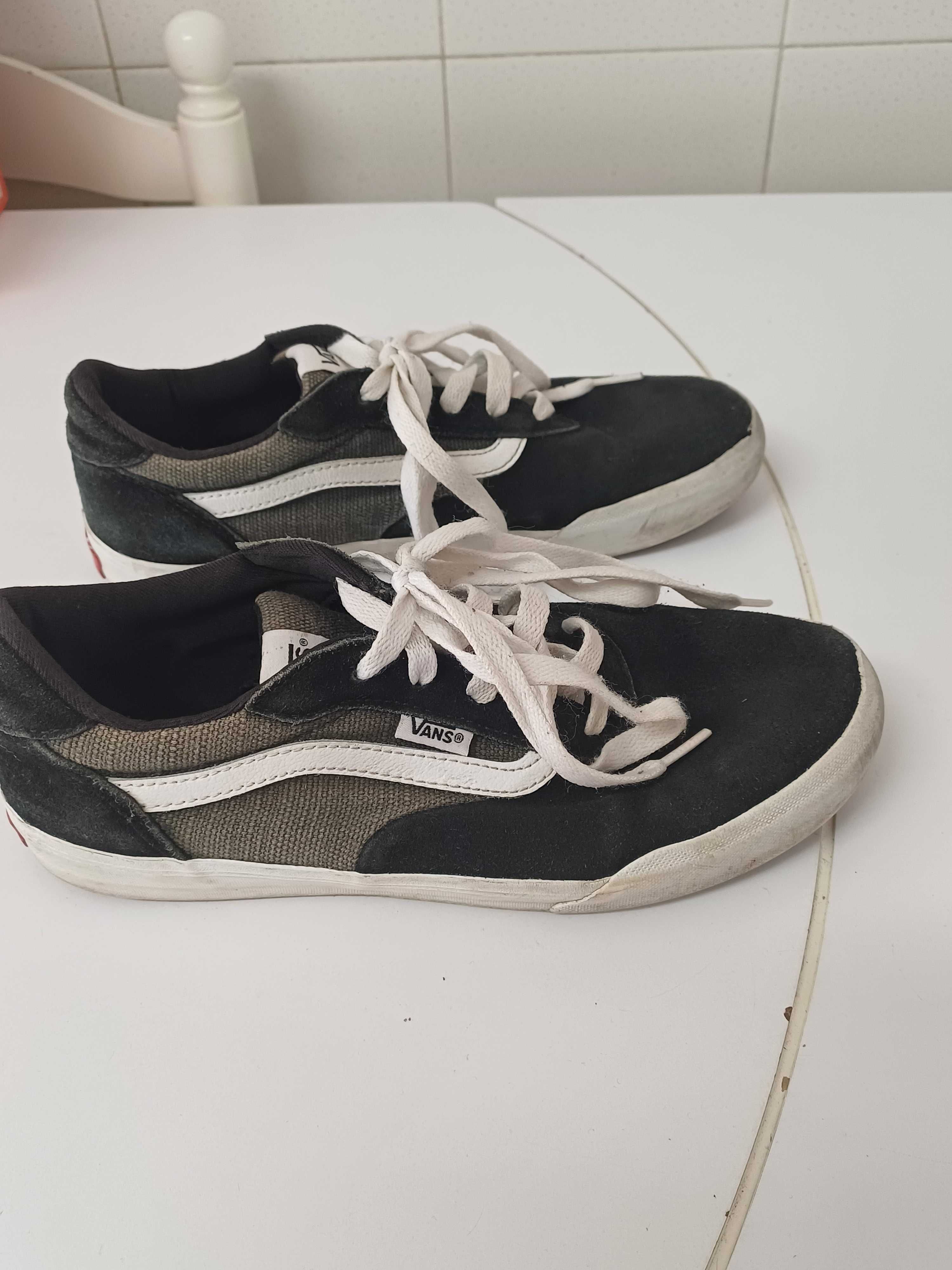 Ténis Vans Nº38 preto/branco