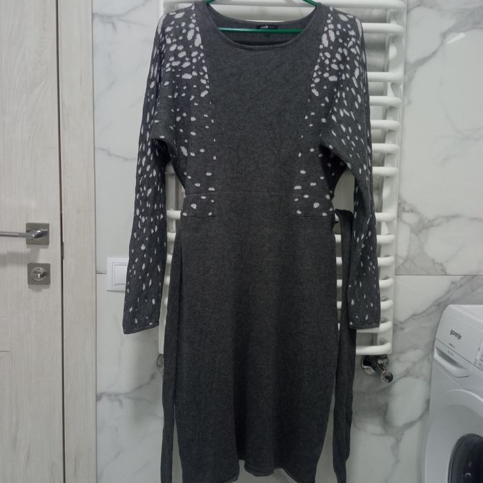 Плаття, блузи жіночі М