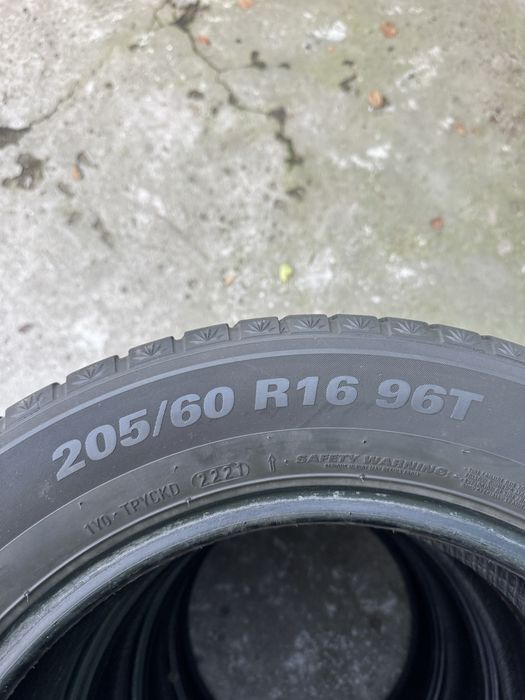 Шины 205/60R16 Kumho WI51