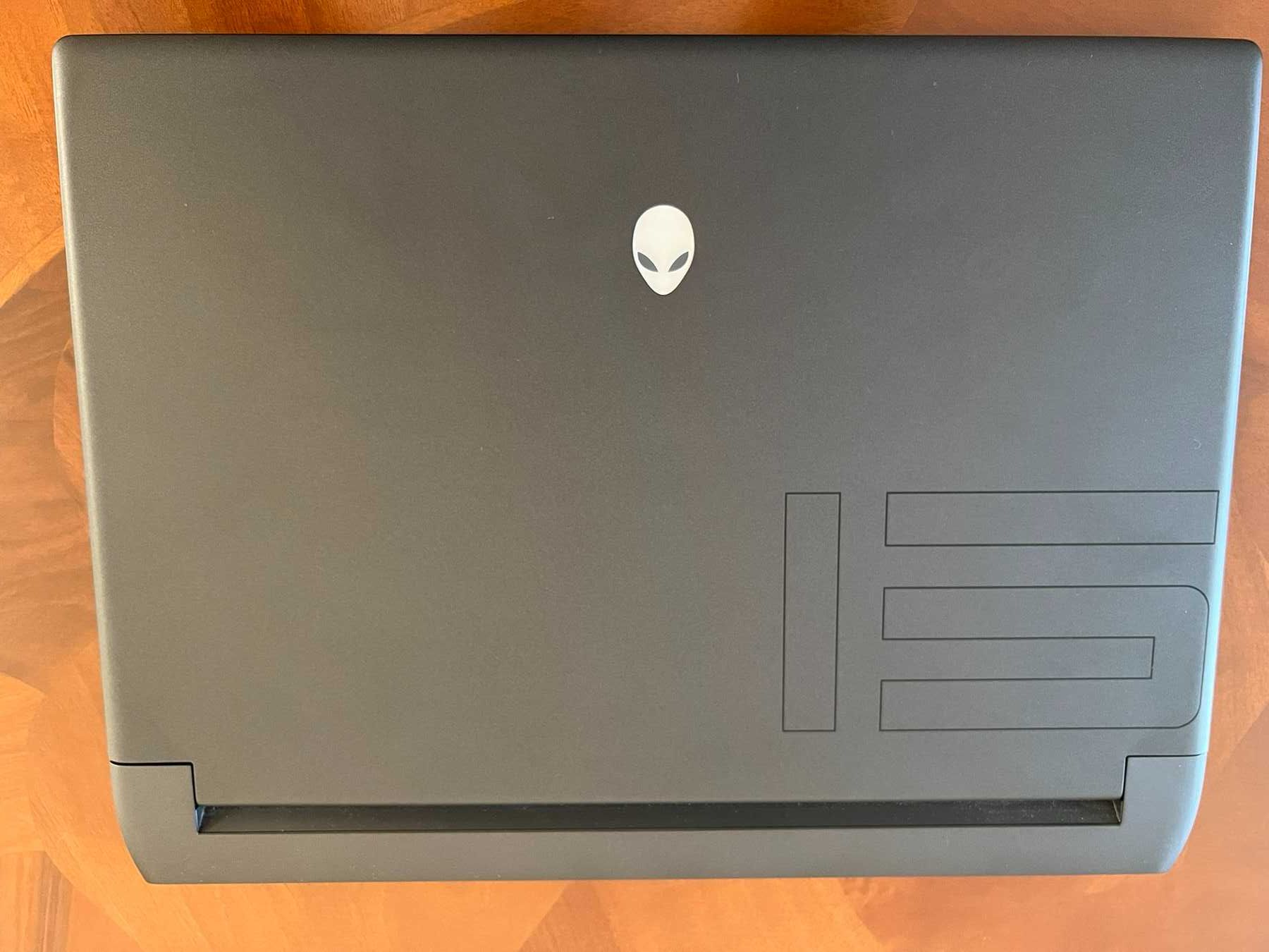 Ігровий ноутбук Dell Alienware M15  R7 P109F