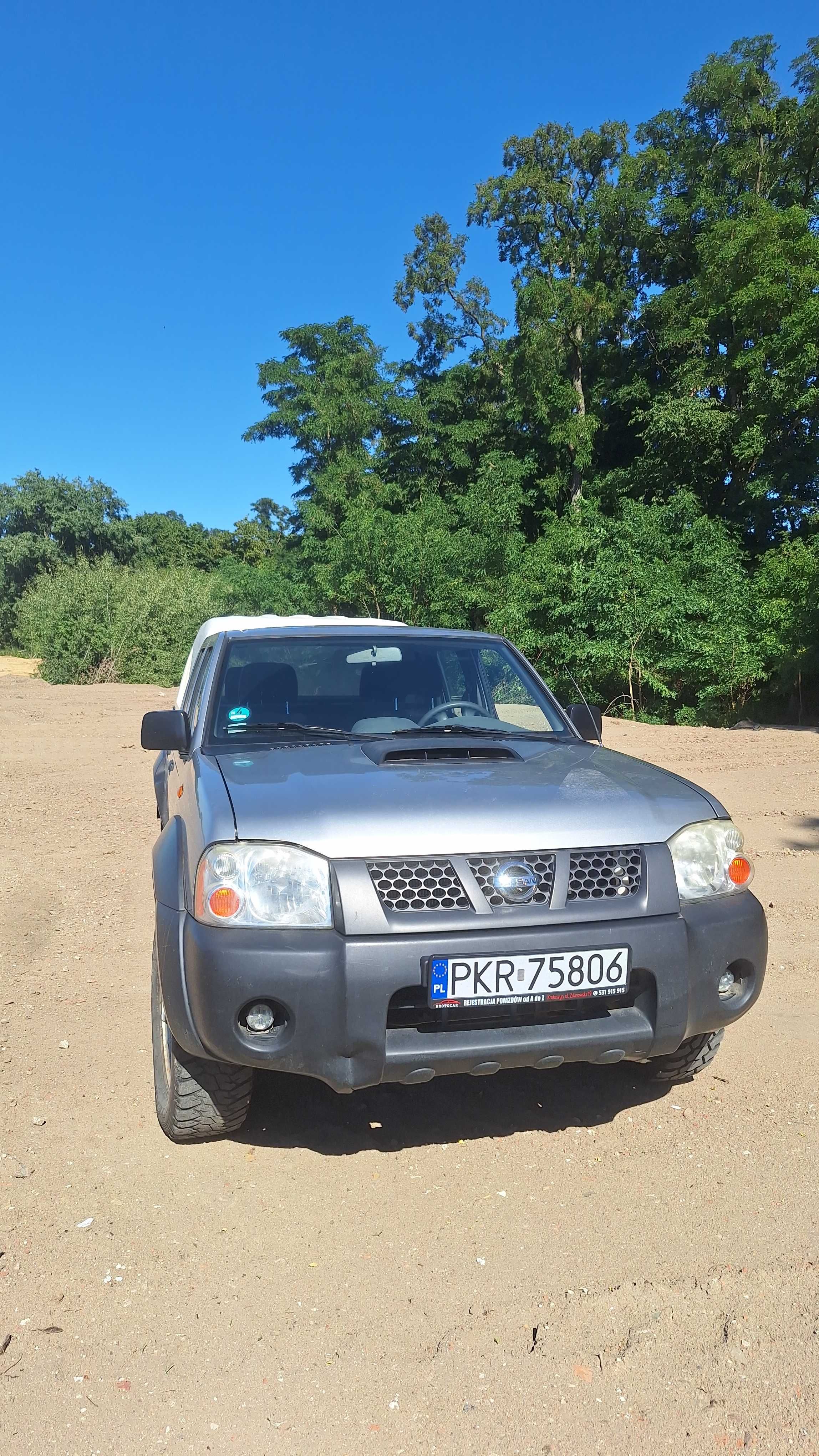Nissan NP300 Pick Up 2009 r. hak 5-osobowy 133KM napęd 4x4