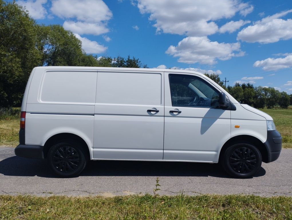 VW Transporter T5 1.9 TDI 2006r Zadbany