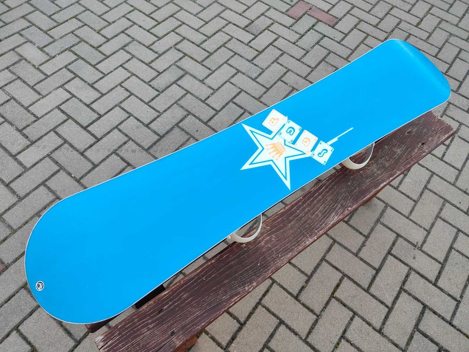 Deska snowboardowa 133 Stuf Conquest wiązania F2 Snowboard 133