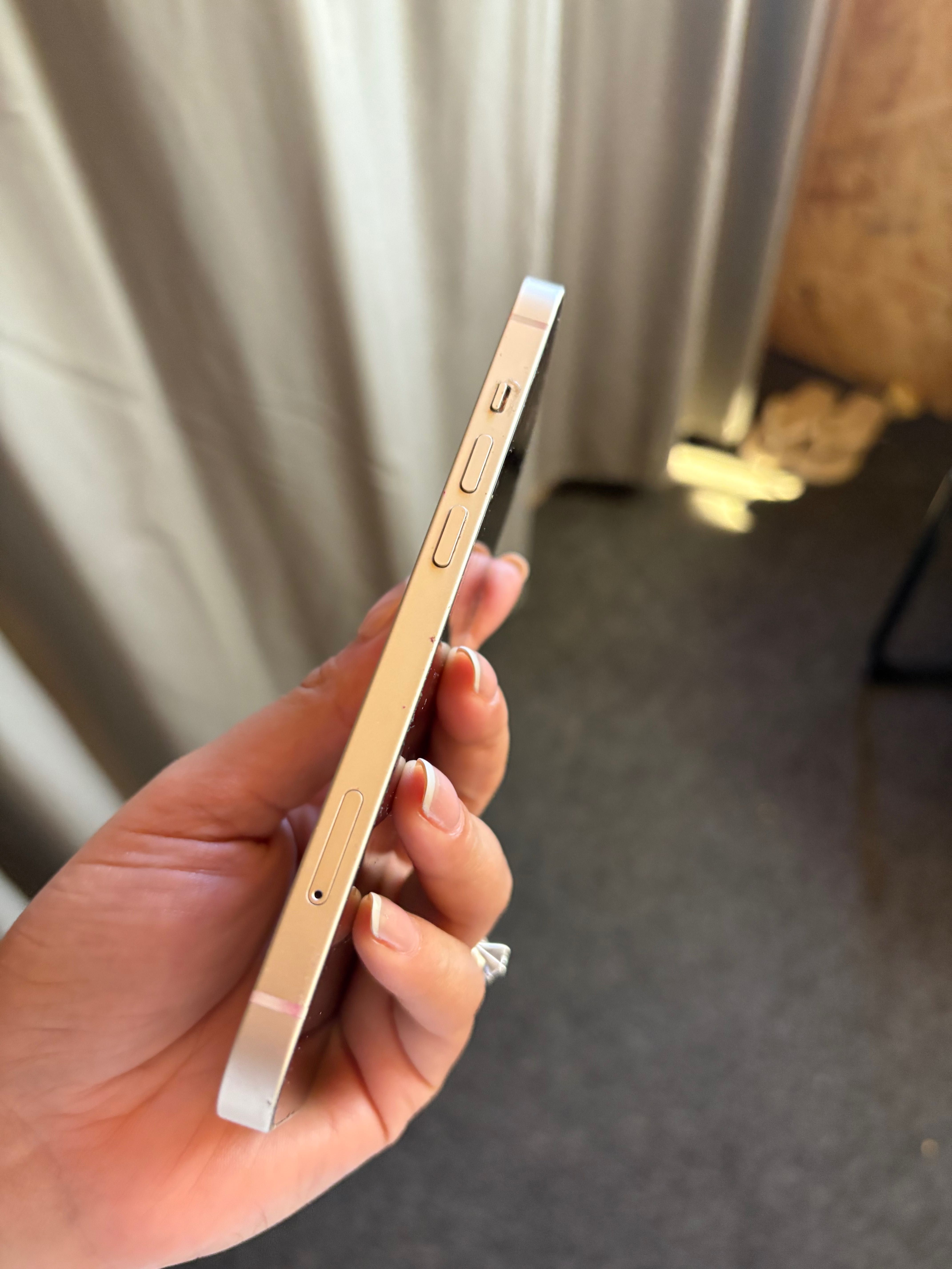 iPhone 13 256gb com ecrã partido