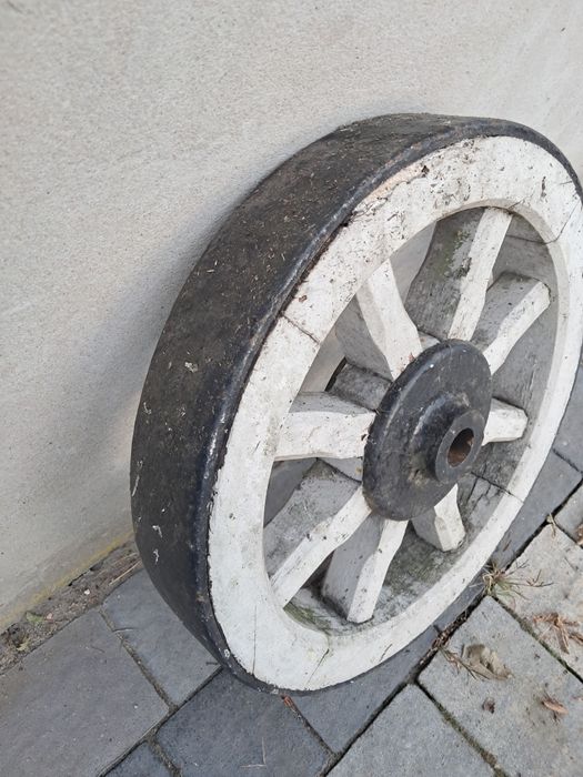 Koło ozdobne do ogrodu od woza dekoracja