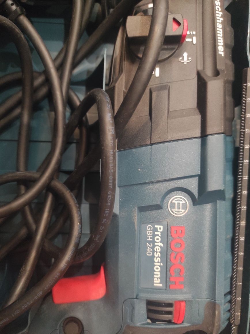 Młot udarowy SDS PLUS BOSCH GBH 240