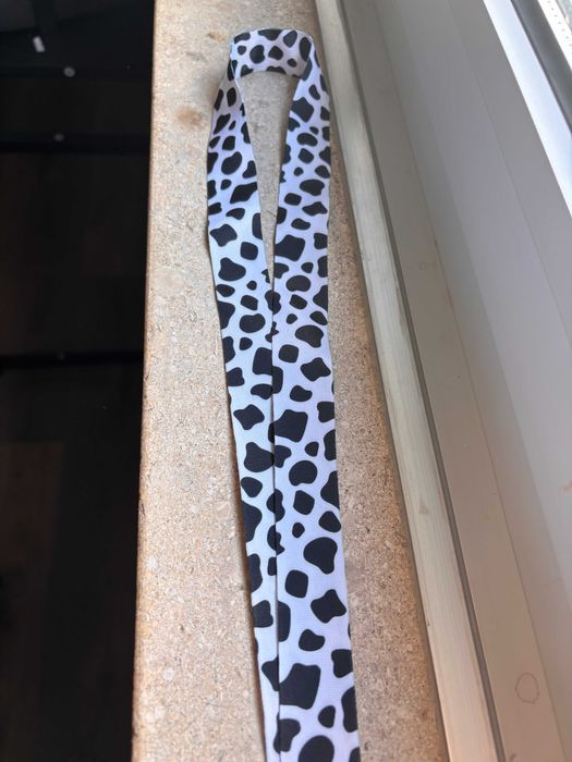 Fita Porta-Chaves / Porta-Cartões – Estampa Vaca Preto & Branco