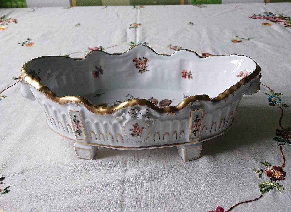 фіалковий набір, овальні блюда та солонки