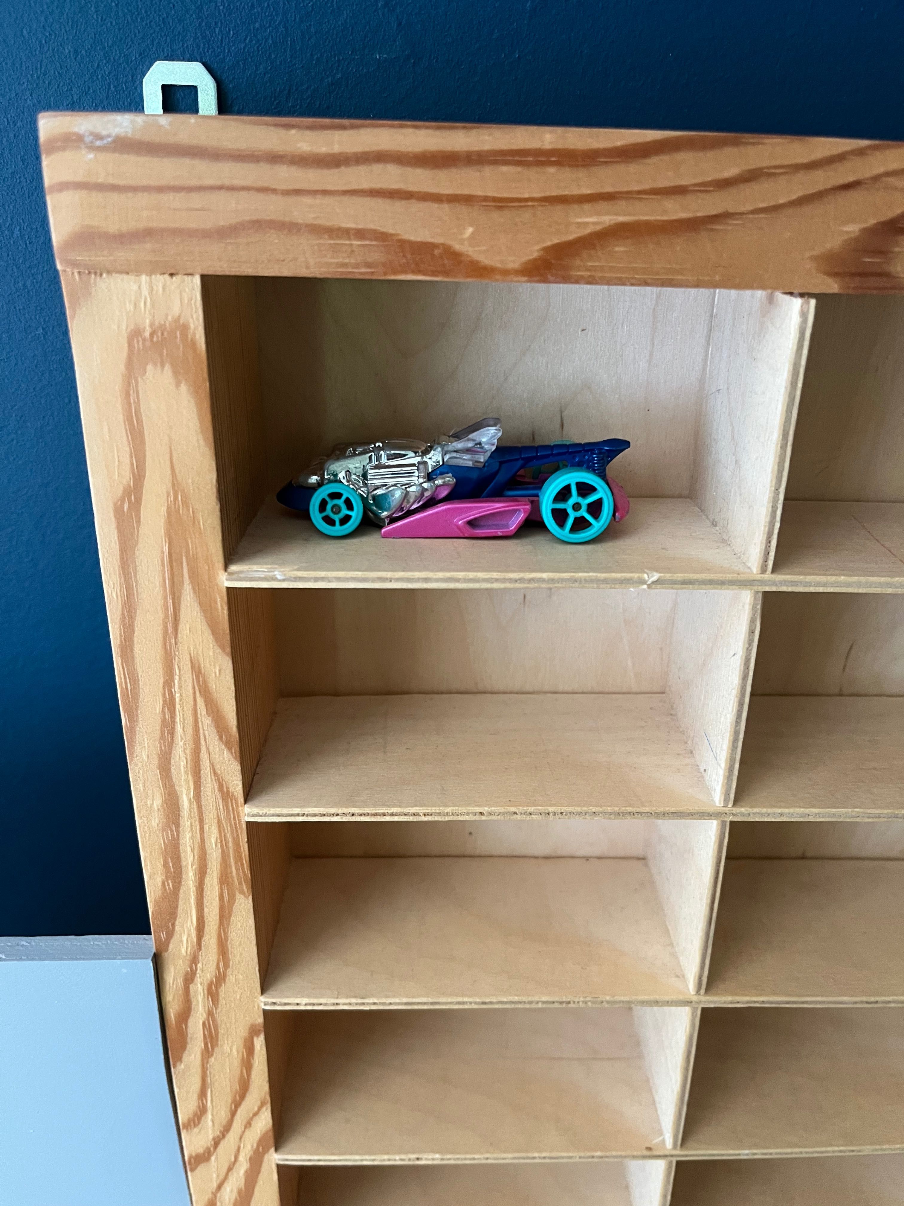 Półka na resoraki Hot Wheels tir