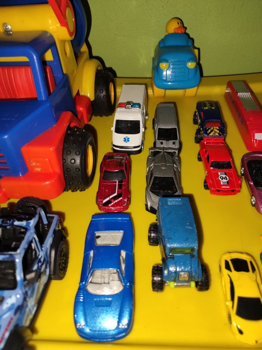 Auta/samochody hot wheels i nie tylko 28 sztuk