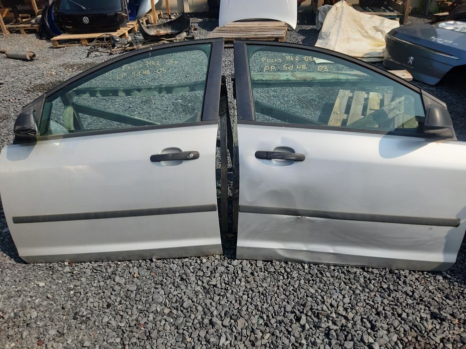 Ford Focus mk2 05r. 5d hb O3 kompletne drzwi lewy przód, prawy przód