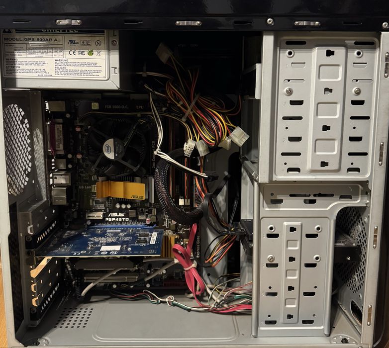 Komputer stacjonarny - Intel Core 2 Quad /4GB RAM/SSD/256GB/GT 730 2GB