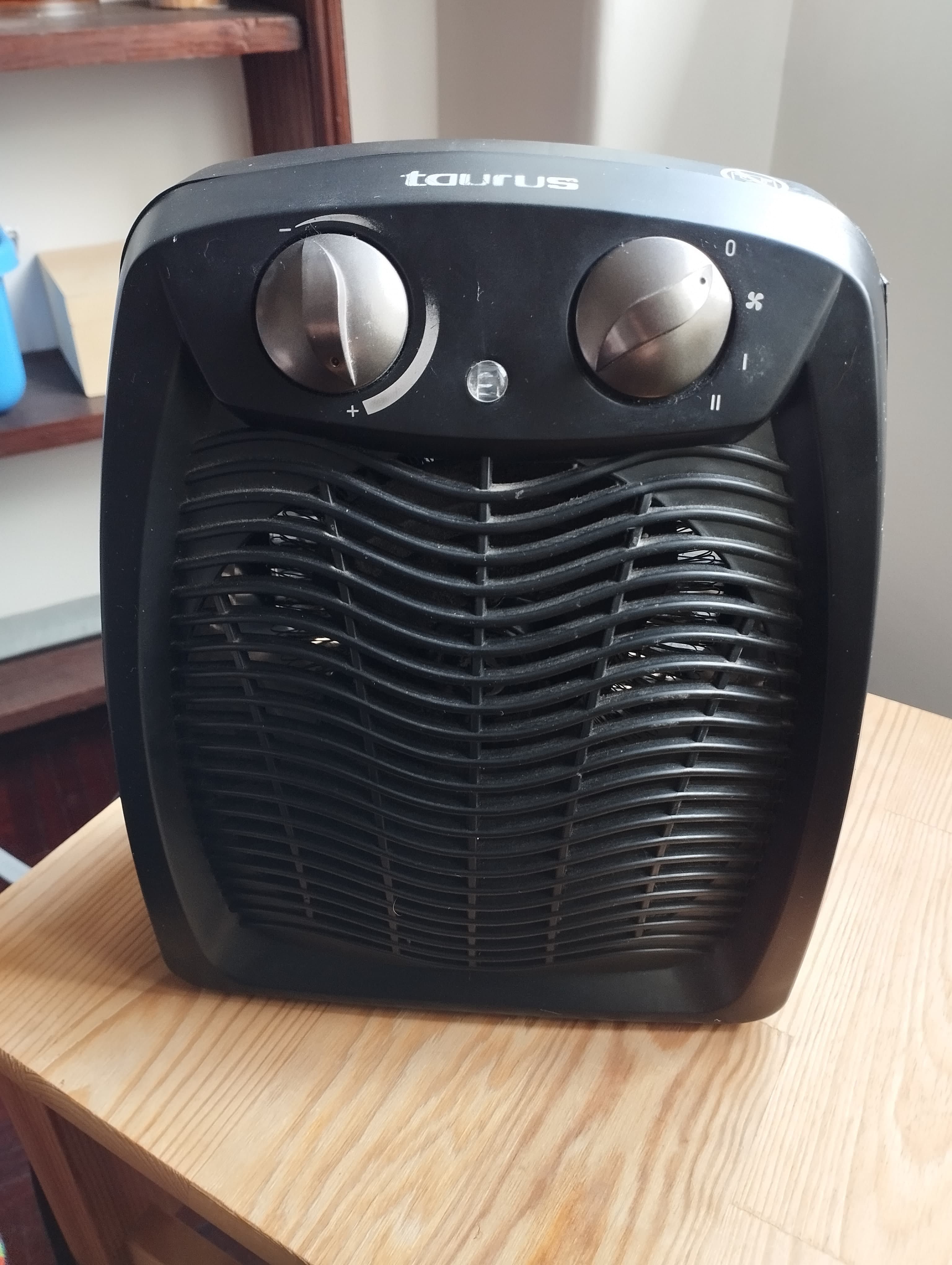 Esquentador / Ventilador Taurus 2400