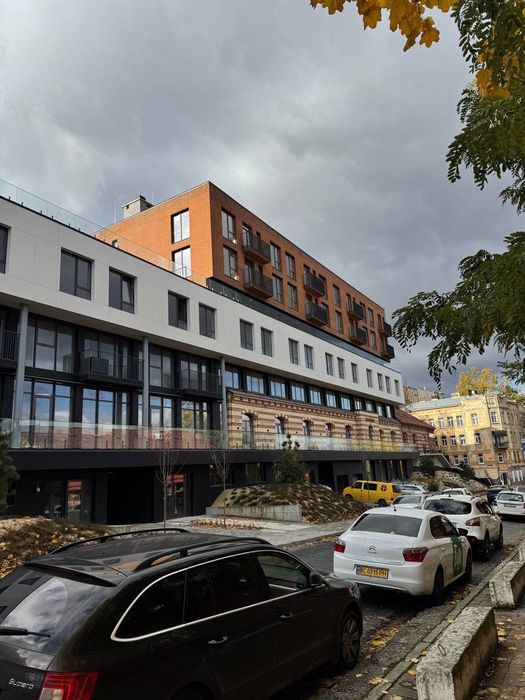 Praud Select ореда підземного паркомісця