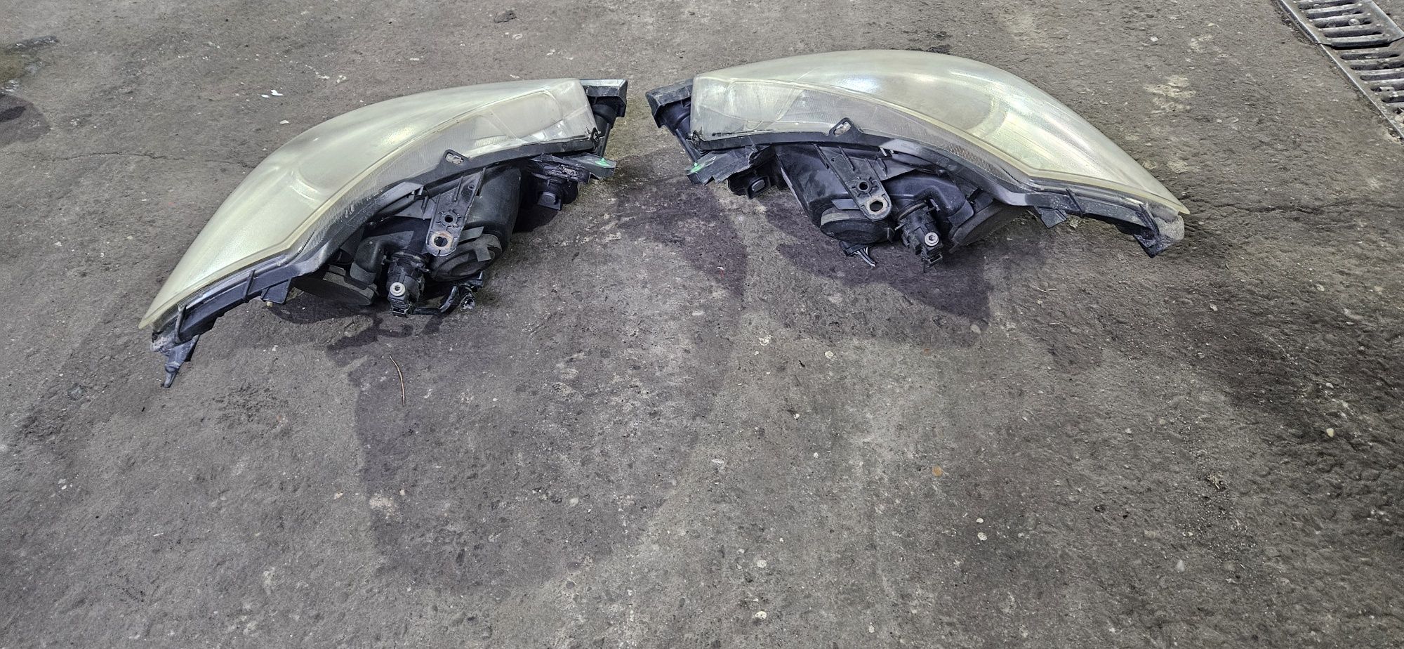 Clio III Lampa Przód