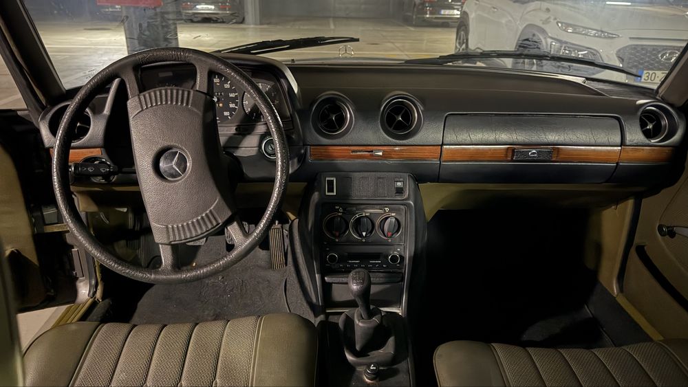 Mercedes 300d - Impecável