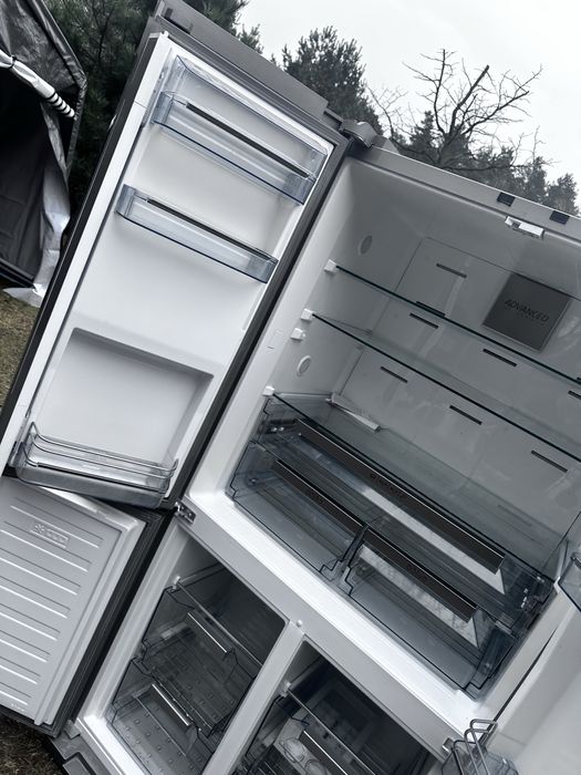 Lodówka SHARP French Door z funkcja paczkowania prożniowego w drzwiach