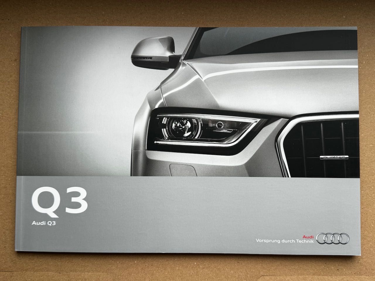 2011 / Audi Q3 (8U) / DE / prospekt katalog