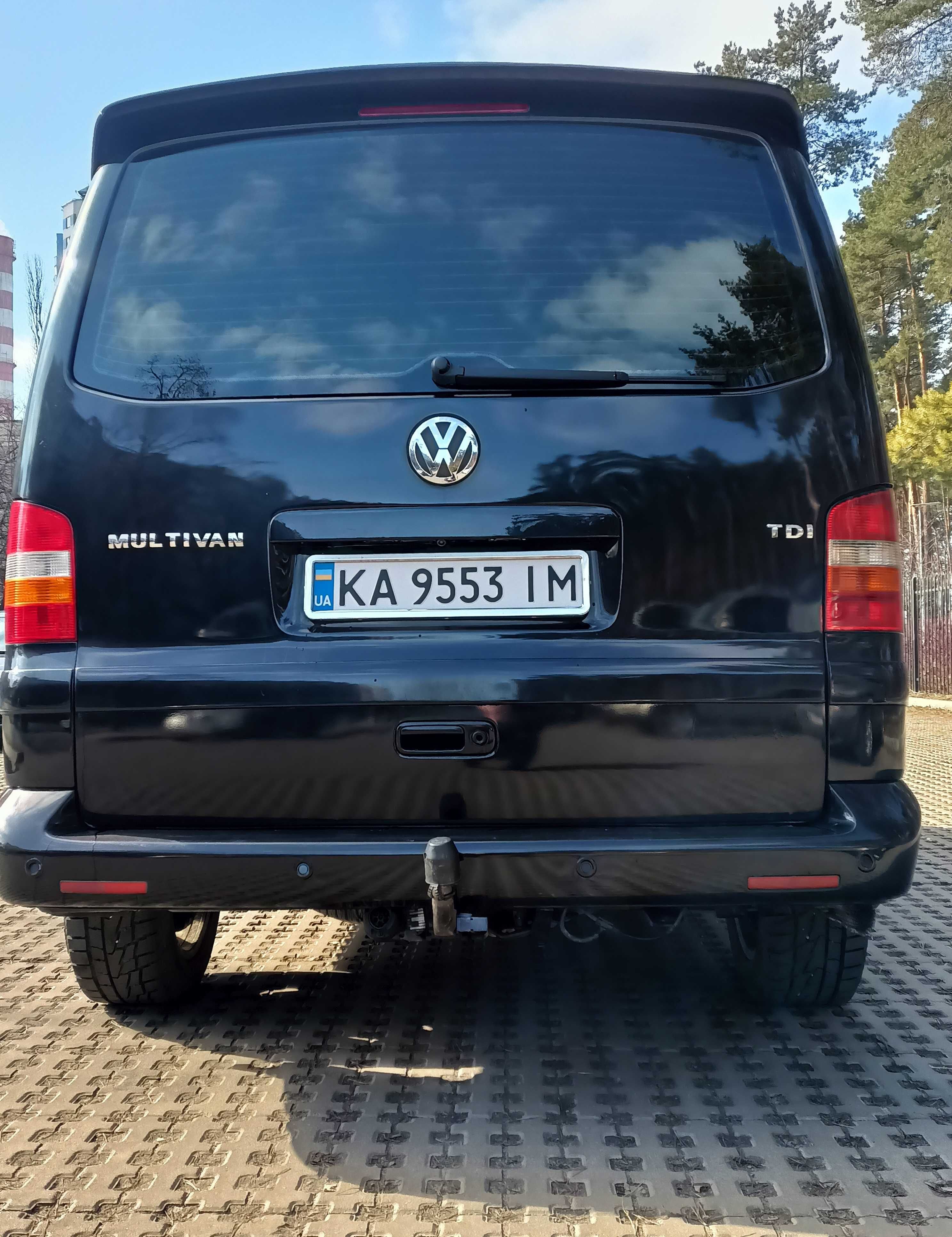 Volkswagen Transporter ( автомат )  в хорошем состоянии