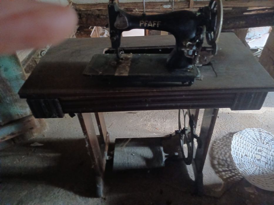 Maszyna do szycia PFAFF STARA