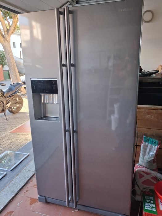 Frigorífico americano samsung com ligação de água à rede: A FUNCIONAR!