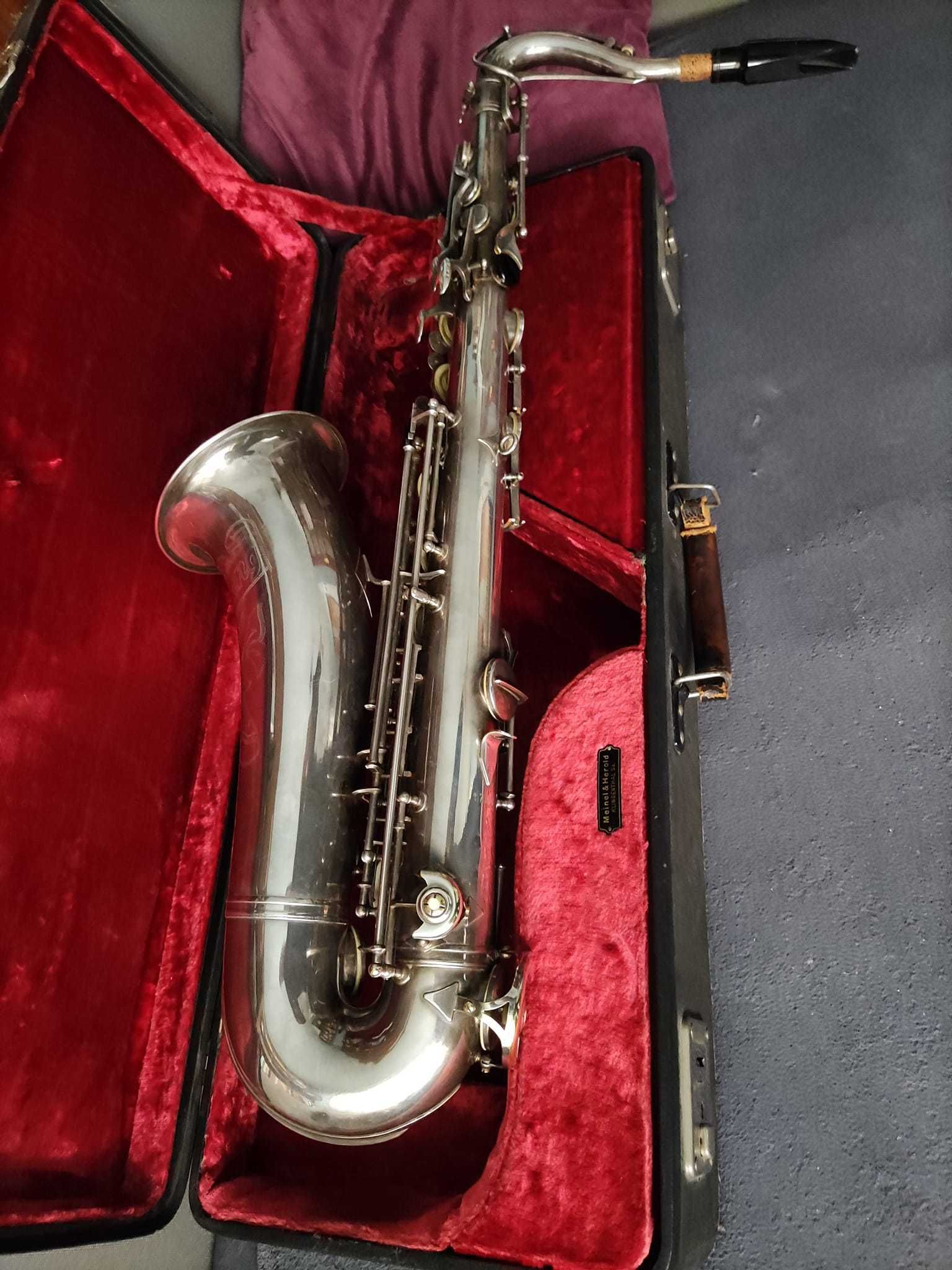 Saksofon tenorowy Weltklang zadbany