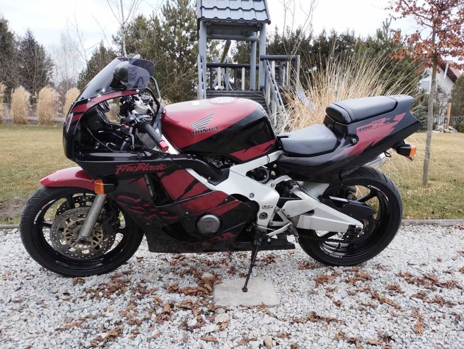 Honda CBR400 RR Fireblade - z rodziny kultowych SC28, rywal ZXR400
