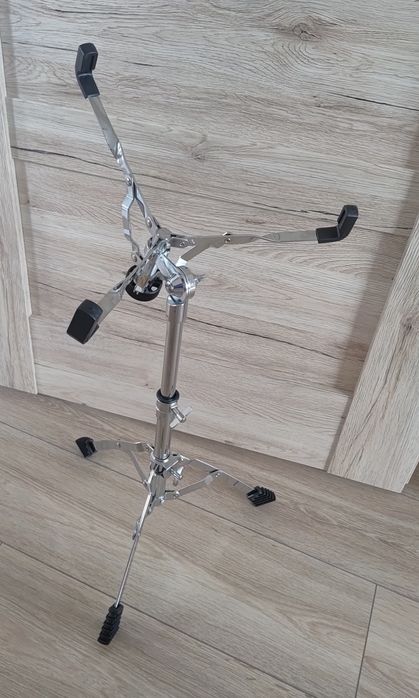 Statyw pod werbel