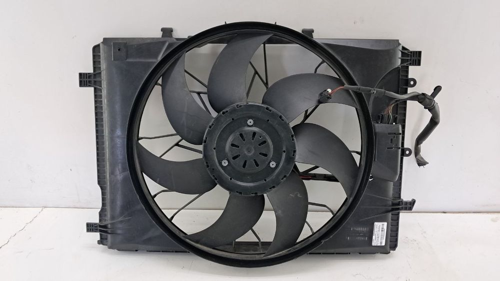 Вентилятор  Mercedes E-class W212 C207 3.0CDI 2009-2016 A2045000293