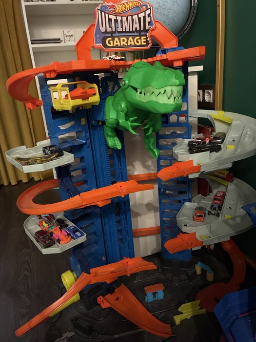 Hot wheels ultimate garage