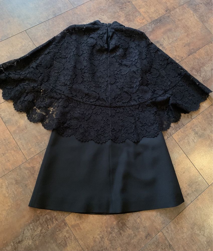 Черное короткое платье VALENTINO кружево