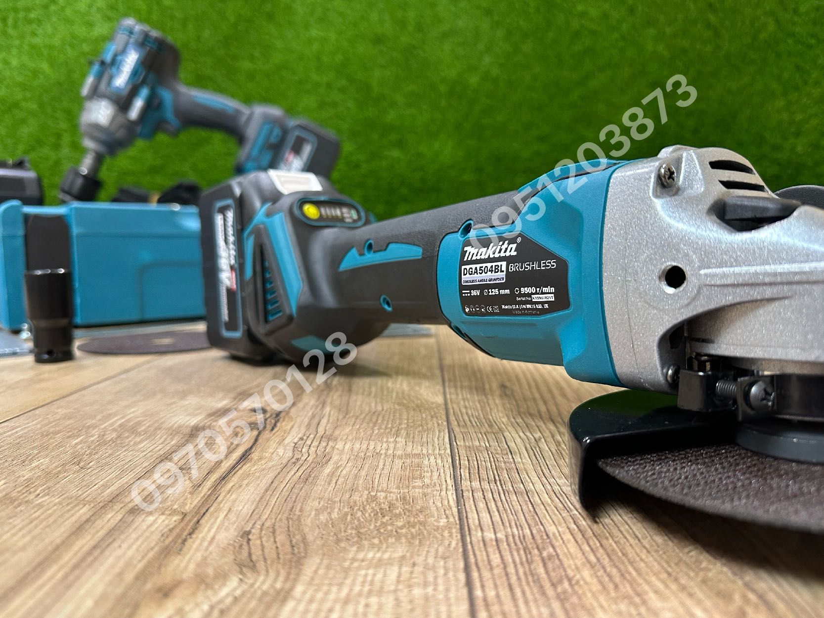 Набор 2/1 Makita Гайковерт DTW1002Bl + Болгарка DGA504 36V 9Ah комплек