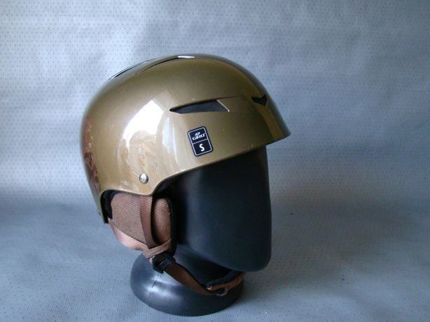 защитный шлем GIRO для катания