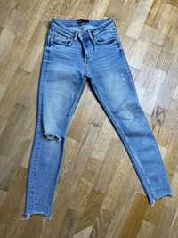 безкоштовно джинси zara 36 розмір за донат.