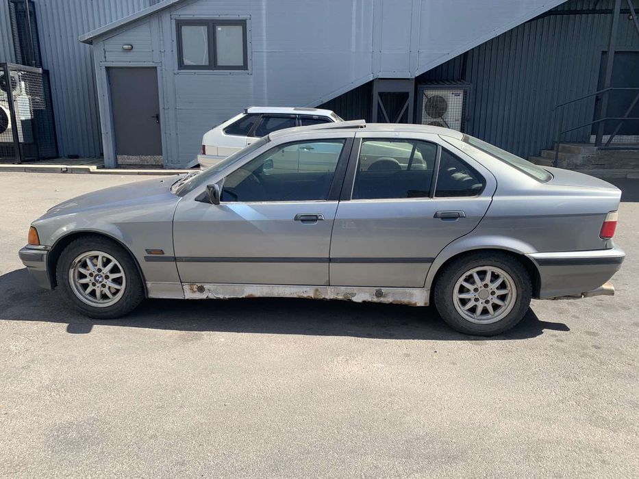 Продам БМВ е36 318i