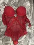 Czerwone koronkowe body 85c