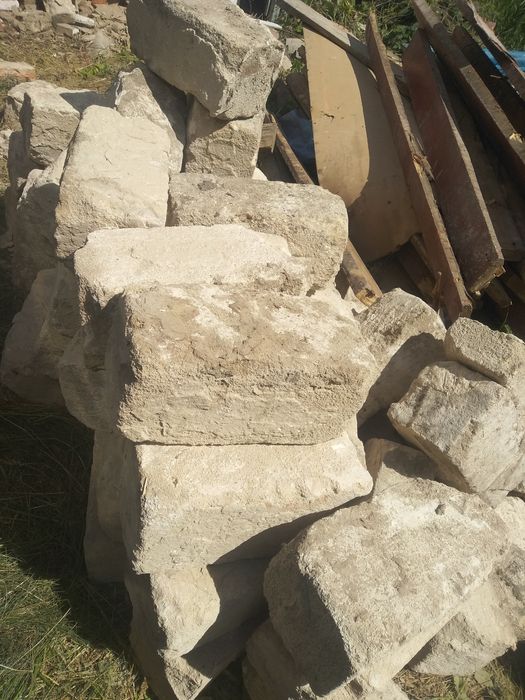 Ракушняк, Кирпич, Цегла  ,Шифер Дрова ,