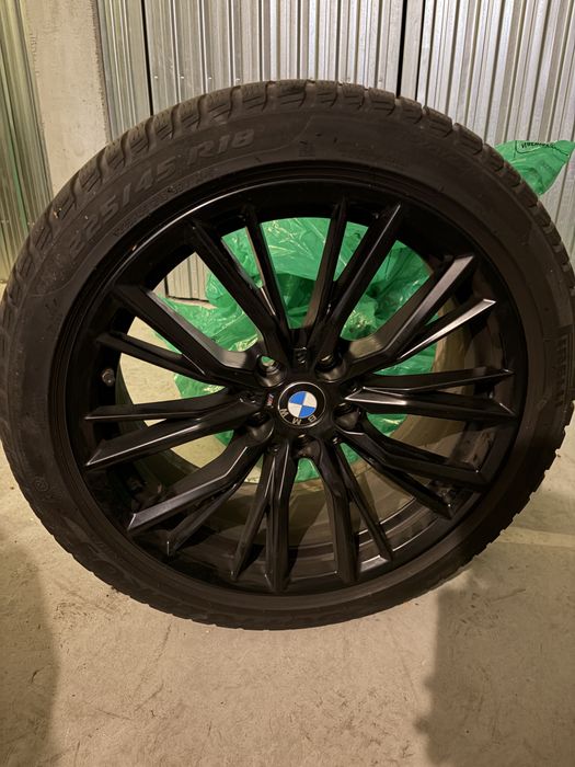 Koła zimowe plus czujniki BMW styling 796M Pirelli SottoZero run flat