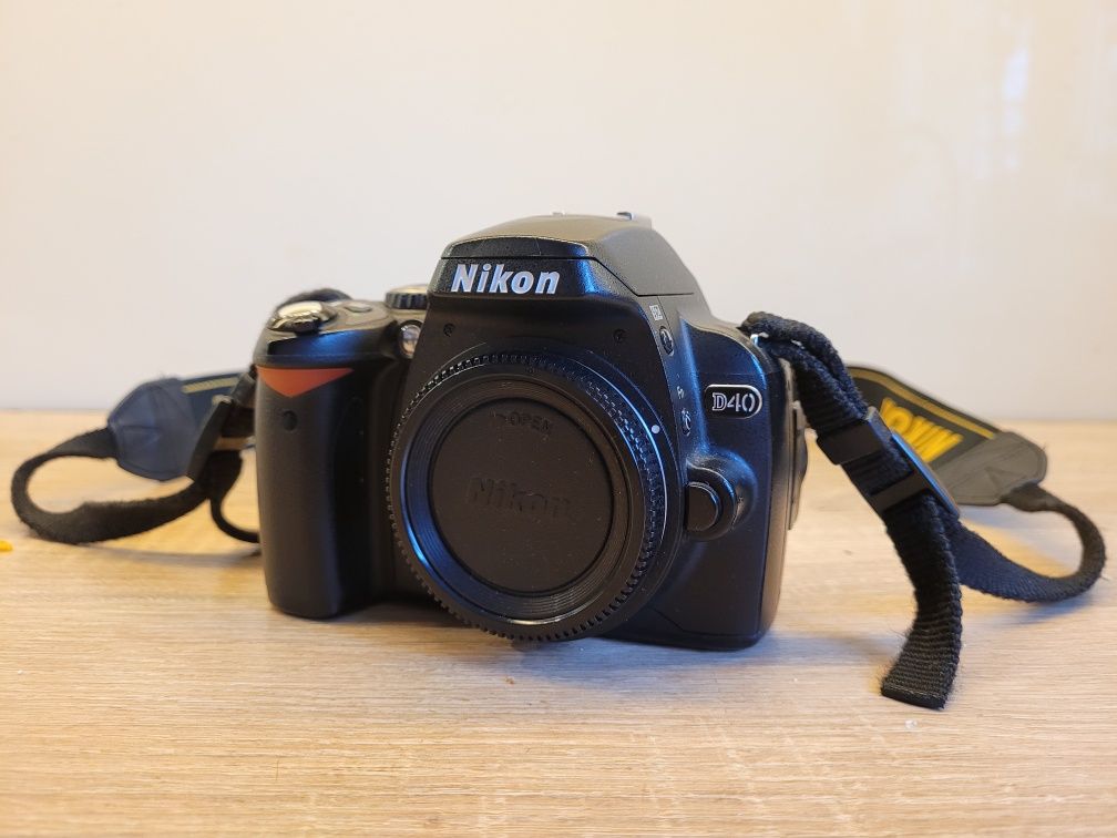 Aparat lustrzanka Nikon D40 Body