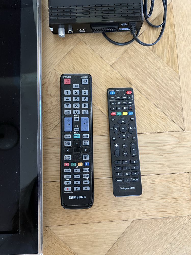 telewizor samsung 32” led czarny UE32D5000 z dekoderem krüger&matz
