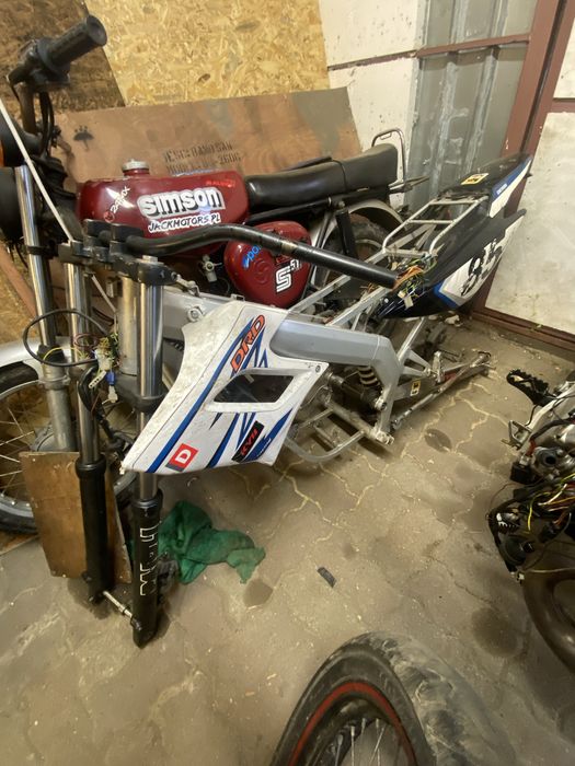 Silnik Yamaha DT 125 – komplet części 2T 900 zł