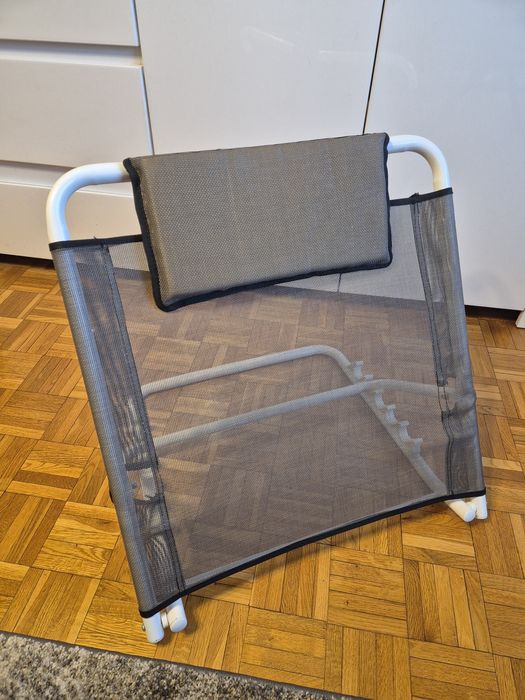 Podpórka rehabilitacyjna do siedzenia w łóżku